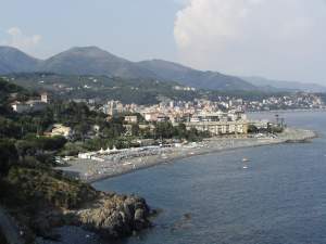 Xtrallusion photo library of independent, self-guided walking and sightseeing holidays in Italy. Pictures, images, photos and photographs taken along the way of this 1-day walking itinerary, to give you a visual impression of the day's walk.